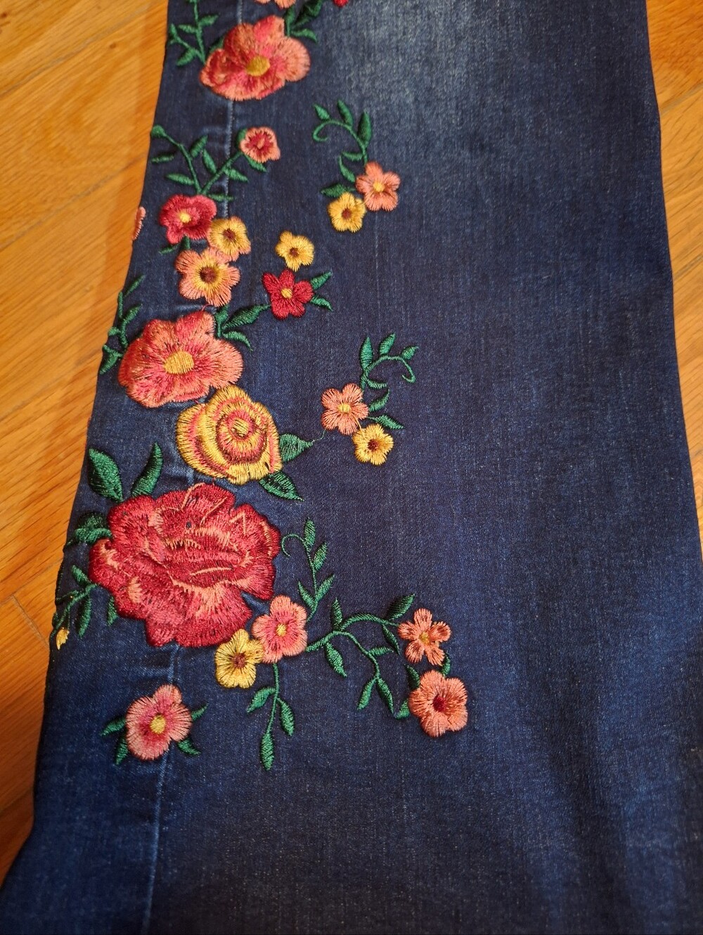 TELEPATIA Dark Blue Floral Embroidered Flared Jeans Ladies 30 Bohemian Hippy - Picture 4 of 4